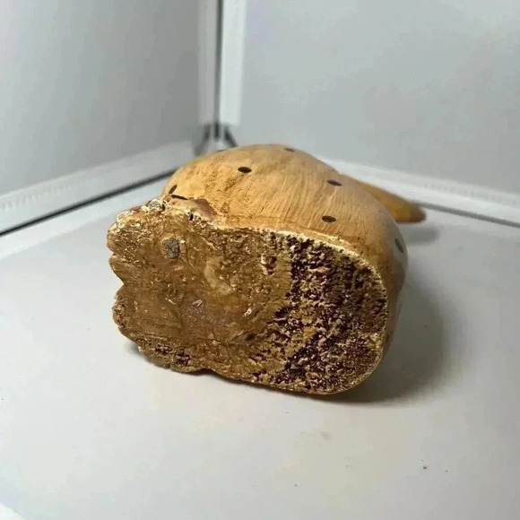 Unique Vintage Hand Carved Wood Bunny Figurine made in Indonesia - Picture 3 of 4